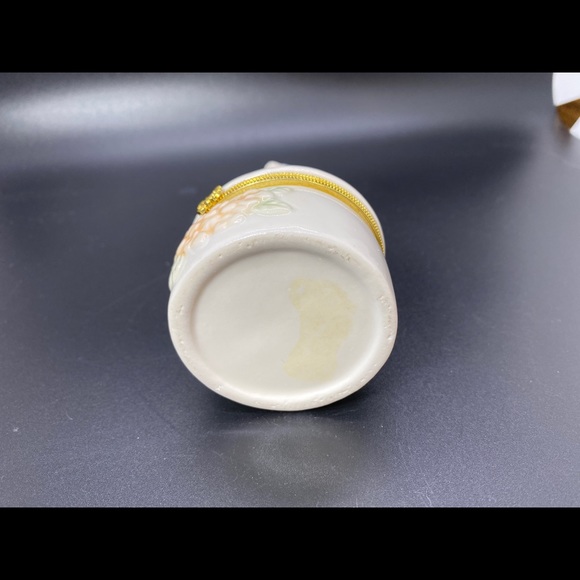 Greenbrier International Vintage Angel With Concertin Trinket Box/Gold Trim#312 - Picture 3 of 8